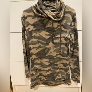 Camo cowel tunic excellent condition